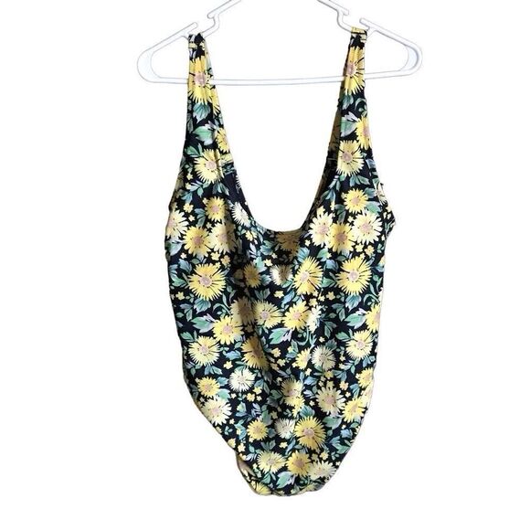 Old Navy floral one piece women’s swimsuit bathing suit Plus Size 3X New w/tags - Picture 3 of 7
